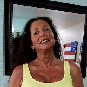 Meet your Posher, Roxana